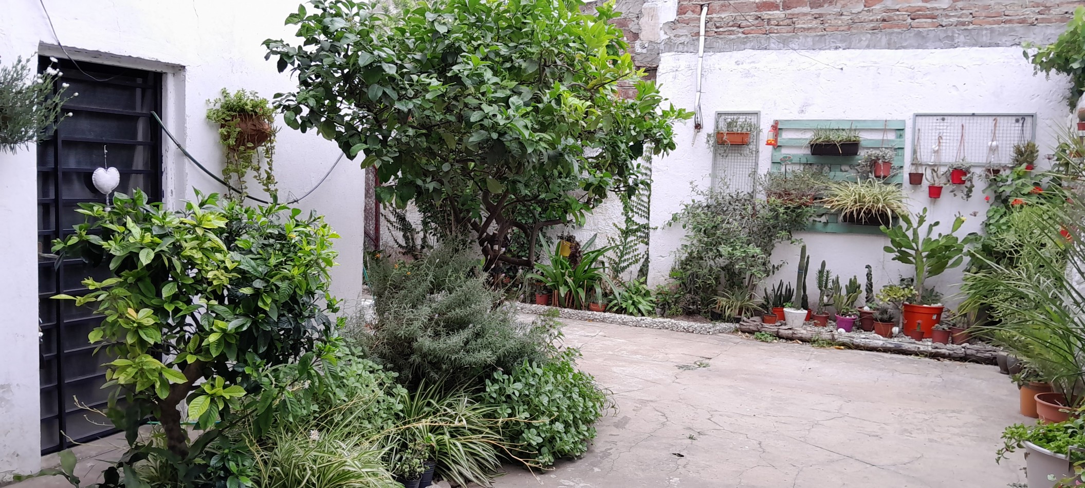 VENTA-CASA 2 PLANTAS-INGRESOS INDEPENDIENTE-REFORMADA
