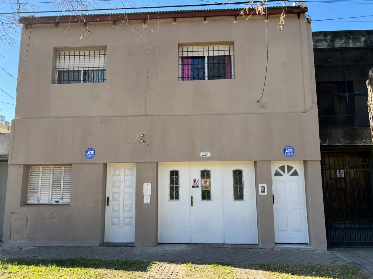 VENTA-CASA 2 PLANTAS-INGRESOS INDEPENDIENTE-REFORMADA