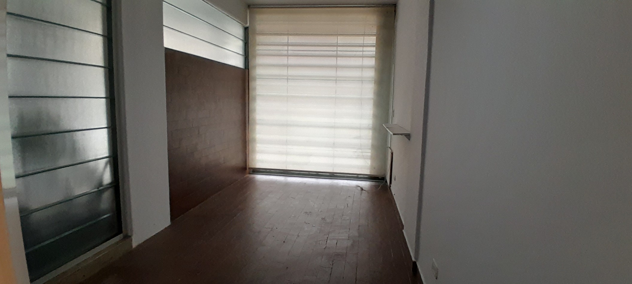 PLANTA BAJA-COCHERA OFICINA-IMPECABLE-A/A-BAÑO-TERRAZA PRIVADA