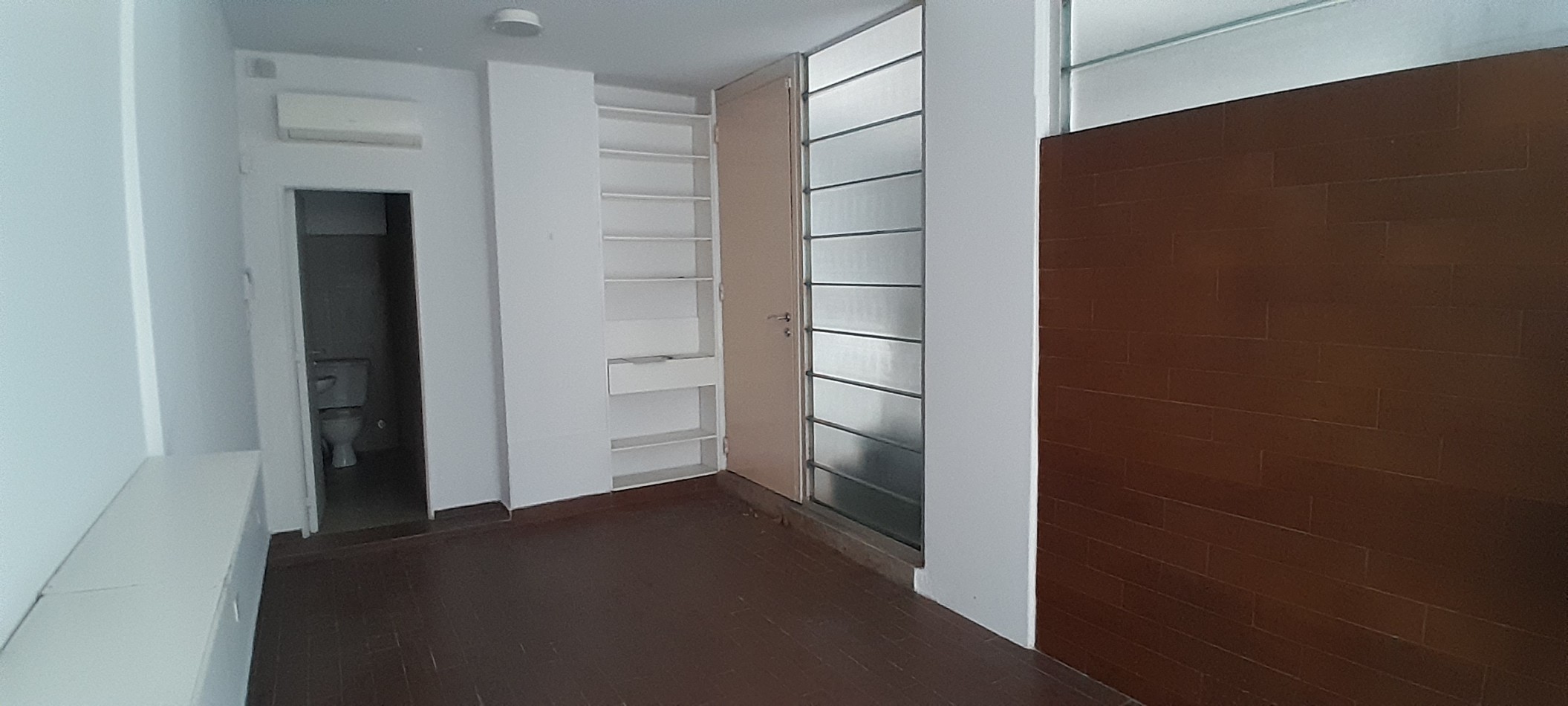 PLANTA BAJA-COCHERA OFICINA-IMPECABLE-A/A-BAÑO-TERRAZA PRIVADA