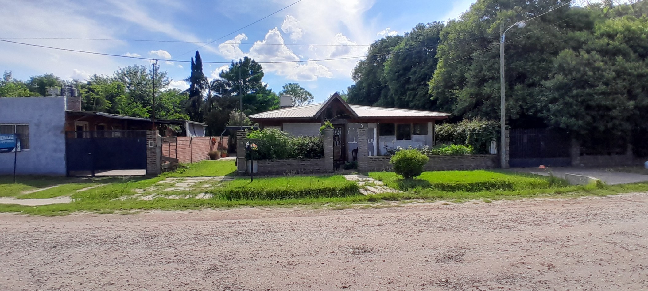 VENTA-BARIO LOS MORROS-FUNES-3 DORMITORIOS-PARQUE-PILETA