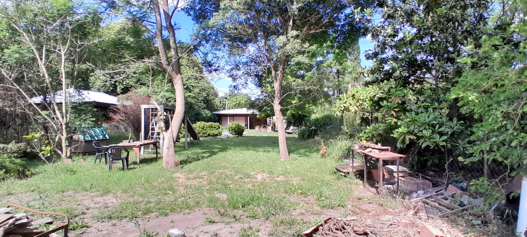 VENTA-BARIO LOS MORROS-FUNES-3 DORMITORIOS-PARQUE-PILETA
