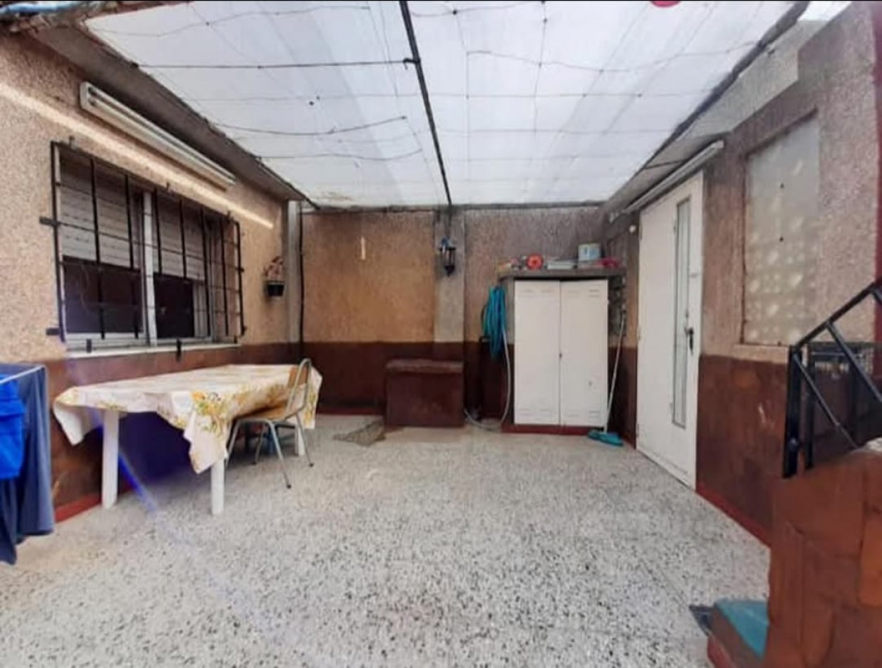 VENTA-INTERNA UNICA-DOS DORMITORIOS-PATIO-TERRAZA