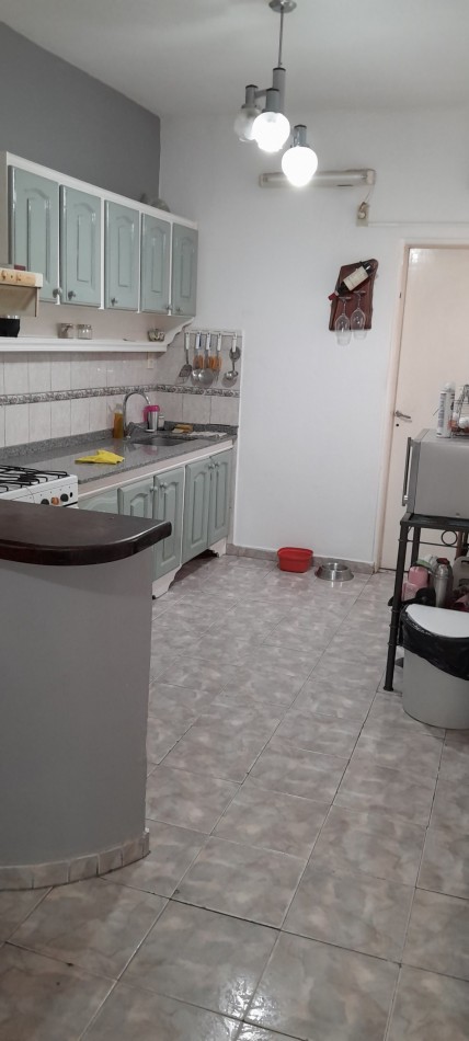 VENTA-CASA 2 PLANTAS-INGRESOS INDEPENDIENTE-REFORMADA