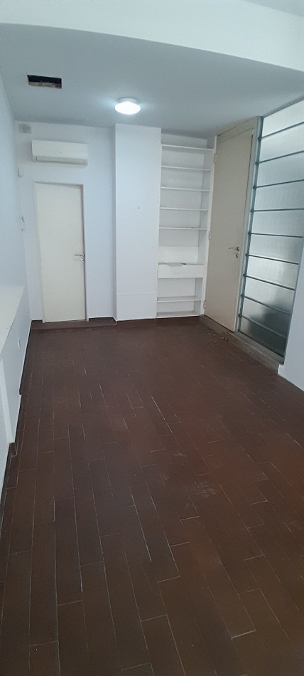 PLANTA BAJA-COCHERA OFICINA-IMPECABLE-A/A-BAÑO-TERRAZA PRIVADA