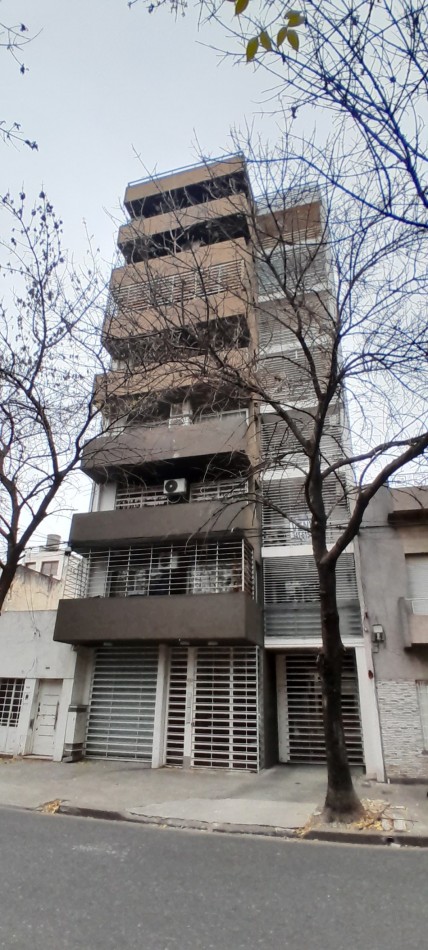 PLANTA BAJA-COCHERA OFICINA-IMPECABLE-A/A-BAÑO-TERRAZA PRIVADA