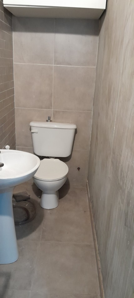 PLANTA BAJA-COCHERA OFICINA-IMPECABLE-A/A-BAÑO-TERRAZA PRIVADA