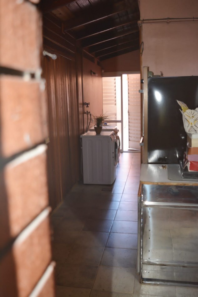 VENTA-FISHERTON-CASA 2 DORMITORIOS-IMPECABLE