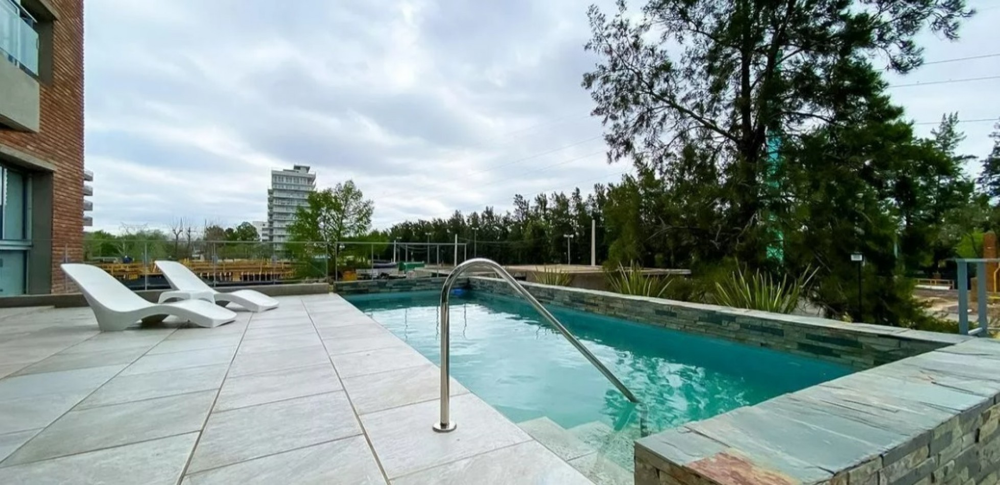 VENTA-DEPARTAMENTO 2 DORMITORIOS-COCHERA-PILETA-GYM-SUM-QUINCHO