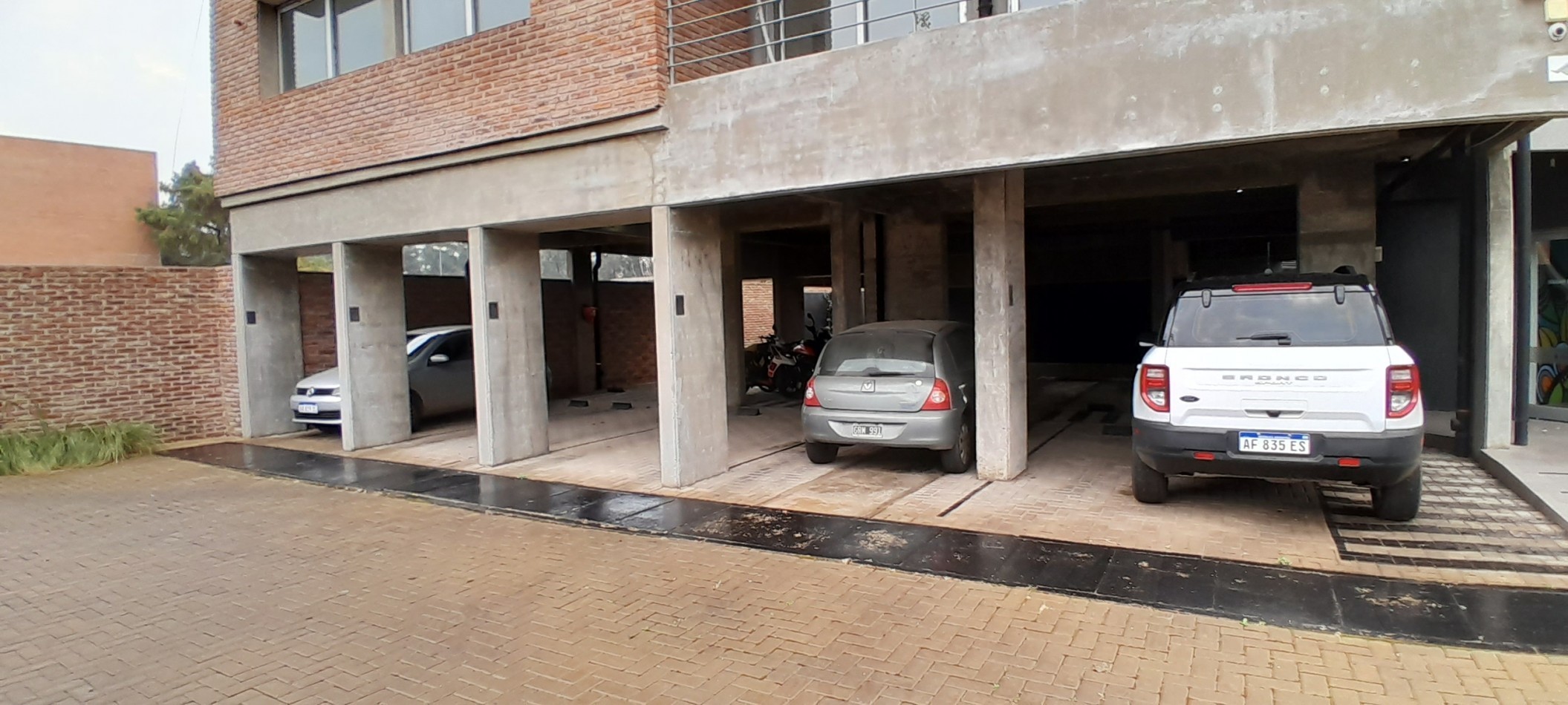 VENTA-DEPARTAMENTO 2 DORMITORIOS-COCHERA-PILETA-GYM-SUM-QUINCHO