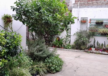 VENTA-CASA 2 PLANTAS-INGRESOS INDEPENDIENTE-REFORMADA