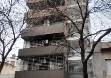 PLANTA BAJA-COCHERA OFICINA-IMPECABLE-A/A-BAÑO-TERRAZA PRIVADA